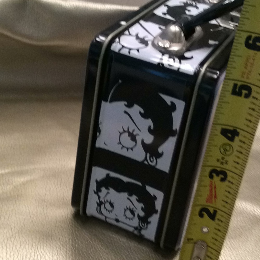 Betty Boop Lunch Tin - Picture 5 of 6